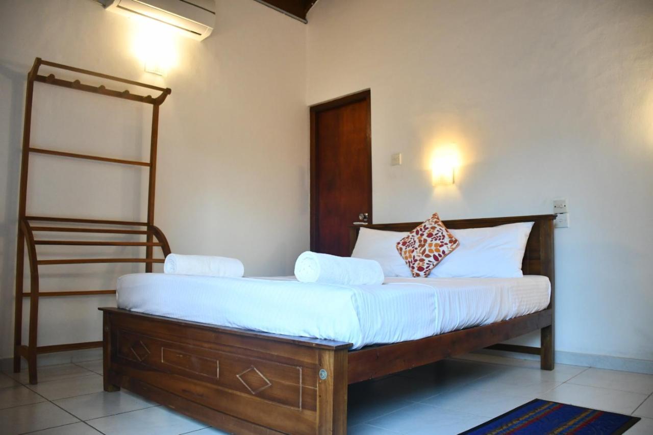 Hotel Bright Sunshine Hikkaduwa Exterior foto
