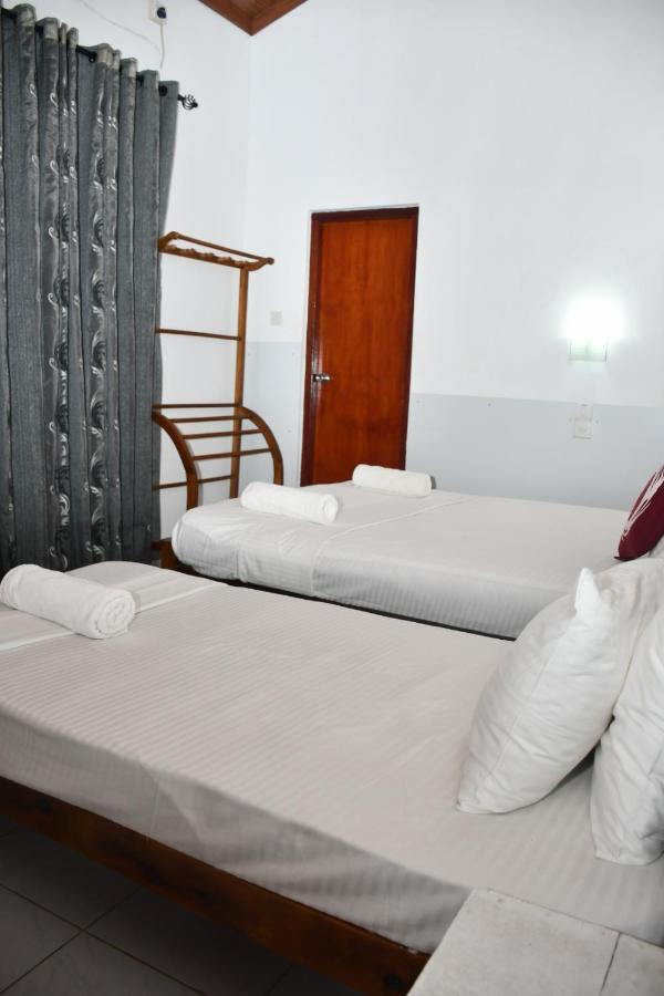Hotel Bright Sunshine Hikkaduwa Exterior foto